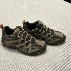 New women’s Merrell Moab